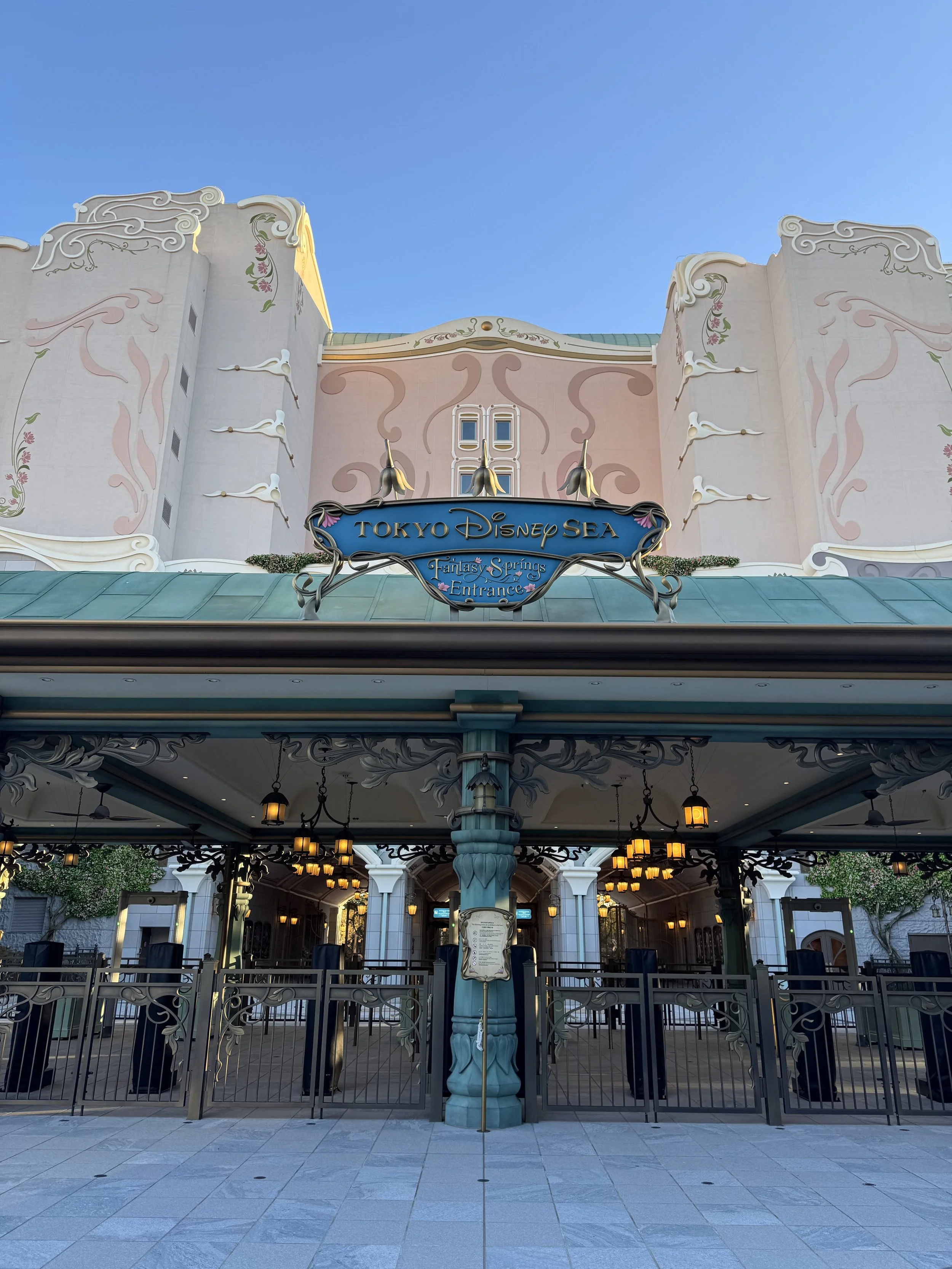 Tokyo Disney Resort: Fantasy Springs Hotel Review | room details